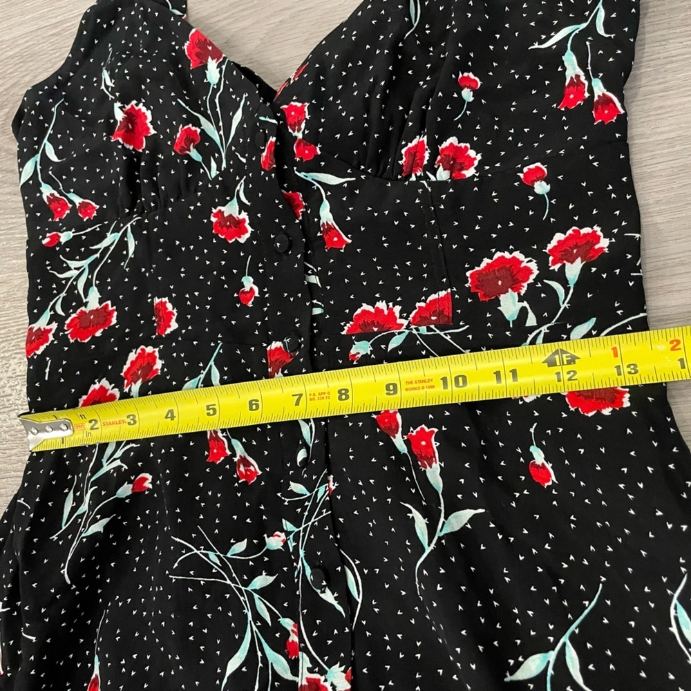 FREE PEOPLE Cute Black & Red Floral Dress w/ peephole twisted back. - Picture 11 of 12